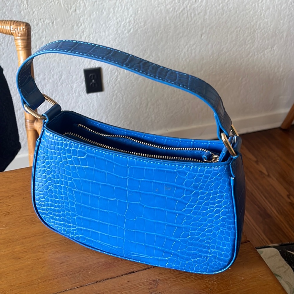 Abercrombie & Fitch blue snakeskin purse